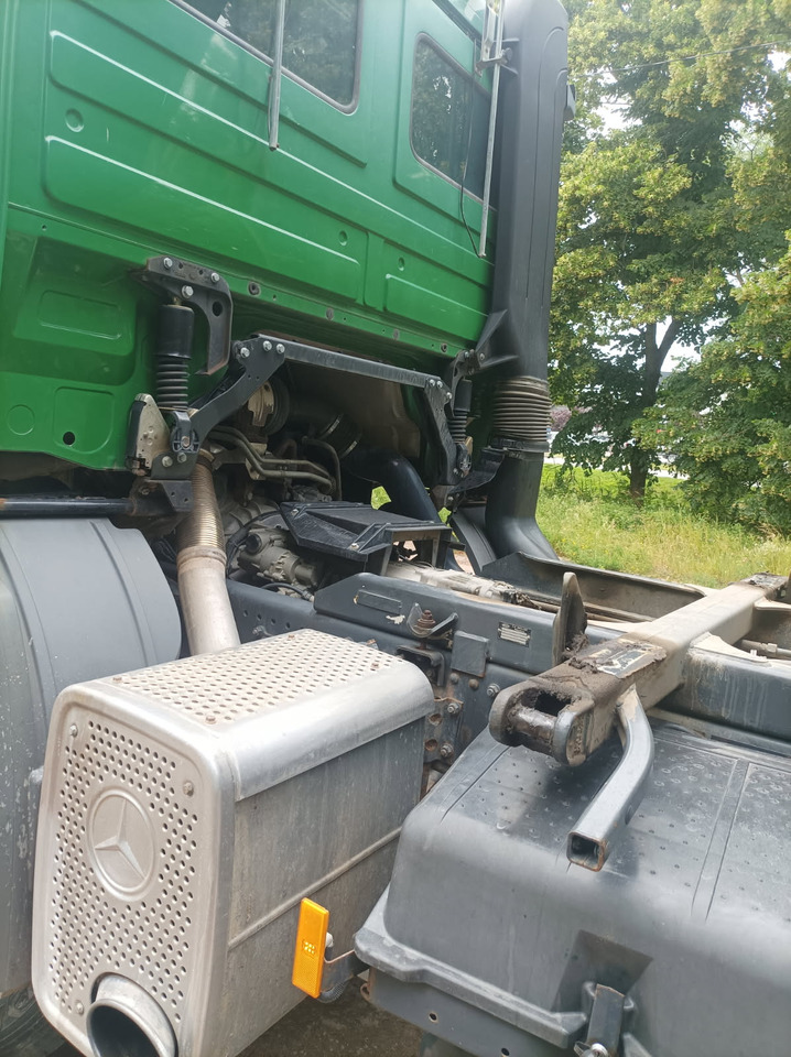 MERCEDES-BENZ ACTROS 18 36 4X4 - Billenőplatós teherautó: 5 kép. MERCEDES-BENZ ACTROS 18 36 4X4 - Billenőplatós teherautó: 5 kép.
