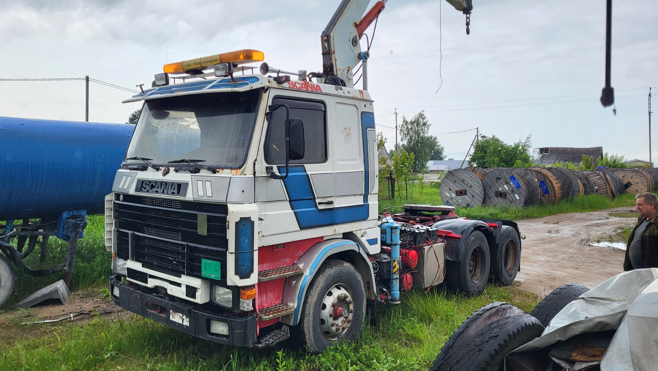 SCANIA R 142 H 6X2 SU KRANU - Nyergesvontató: 1 kép. SCANIA R 142 H 6X2 SU KRANU - Nyergesvontató: 1 kép.