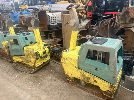 Ammann APH11095 - Lapvibrátor: 3 kép. Ammann APH11095 - Lapvibrátor: 3 kép.