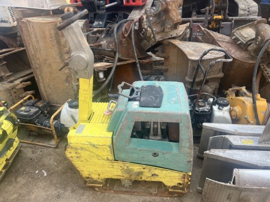 Ammann APH11095 - Lapvibrátor: 2 kép. Ammann APH11095 - Lapvibrátor: 2 kép.