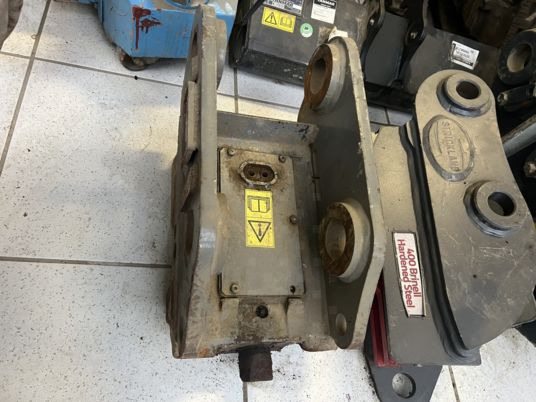 Attache rapide hydraulique Arden qa20 - qa21 - Gyorscsatlakozó: 4 kép. Attache rapide hydraulique Arden qa20 - qa21 - Gyorscsatlakozó: 4 kép.