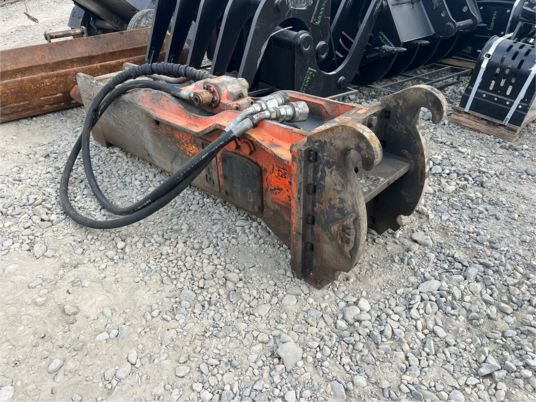 BRH NPK GH9 - Hidraulikus törőfej: 3 kép. BRH NPK GH9 - Hidraulikus törőfej: 3 kép.