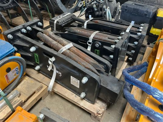 BRH pour pelle de 2T5 à 5T - Hidraulikus törőfej: 2 kép. BRH pour pelle de 2T5 à 5T - Hidraulikus törőfej: 2 kép.