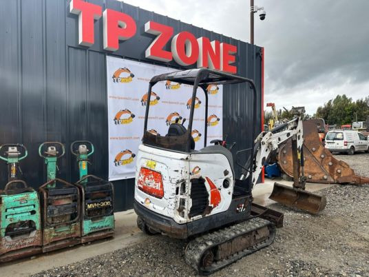 Bobcat E17 Canopy - Minikotró: 5 kép. Bobcat E17 Canopy - Minikotró: 5 kép.