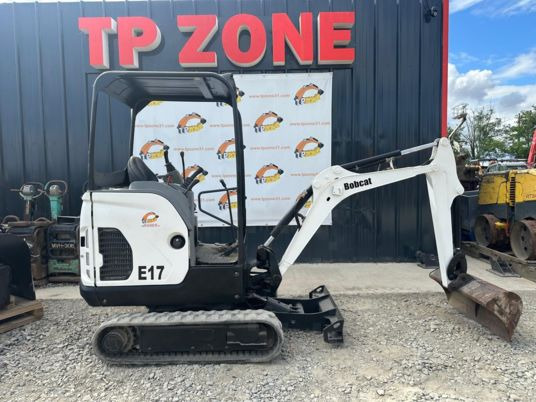 Bobcat E17 à 14500 € HT - Minikotró: 1 kép. Bobcat E17 à 14500 € HT - Minikotró: 1 kép.