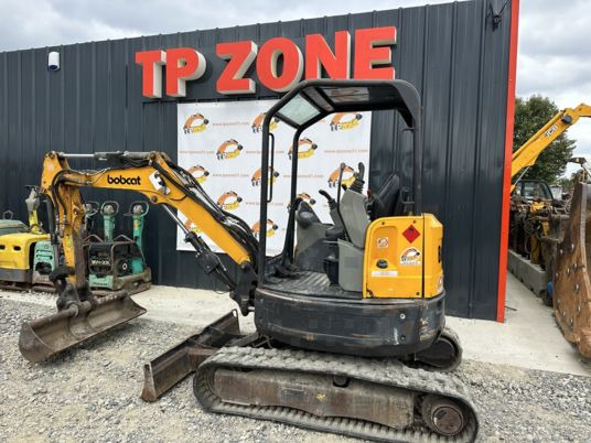 Bobcat E26 à 18900 € HT - Minikotró: 2 kép. Bobcat E26 à 18900 € HT - Minikotró: 2 kép.