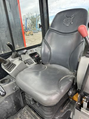 Minikotró Bobcat E50: 8 kép. Minikotró Bobcat E50: 8 kép.