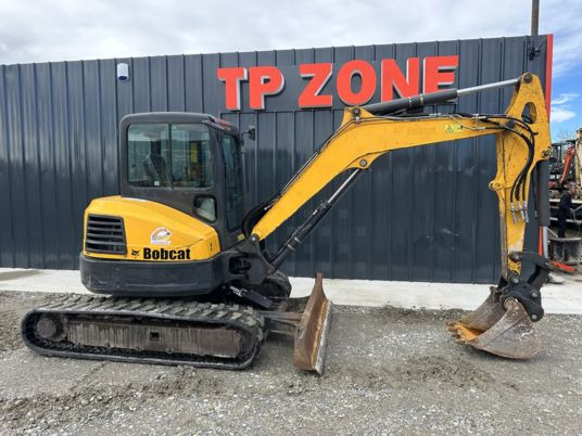 Bobcat E50 - Minikotró: 1 kép. Bobcat E50 - Minikotró: 1 kép.