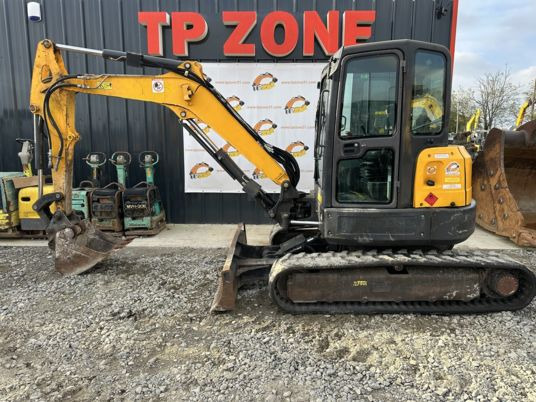 Bobcat E50 à 26900 € HT - Minikotró: 2 kép. Bobcat E50 à 26900 € HT - Minikotró: 2 kép.