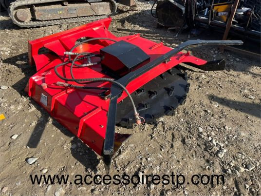 Broyeur forestier pour minichargeur - Erdészeti mulcsozó: 1 kép. Broyeur forestier pour minichargeur - Erdészeti mulcsozó: 1 kép.