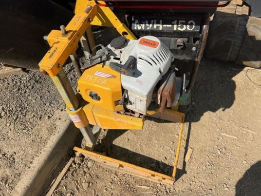 Carotteuse thermique STIHL - Építőipari berendezések: 2 kép. Carotteuse thermique STIHL - Építőipari berendezések: 2 kép.