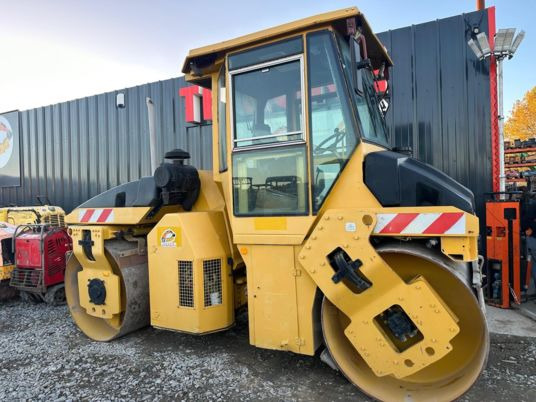 Henger Dynapac CC222: 10 kép. Henger Dynapac CC222: 10 kép.