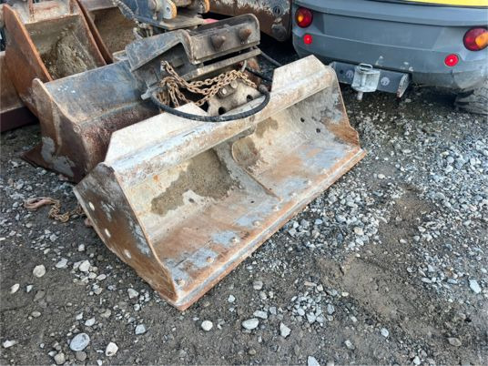 Godet de curage tilt Mecalac - Kanál: 5 kép. Godet de curage tilt Mecalac - Kanál: 5 kép.