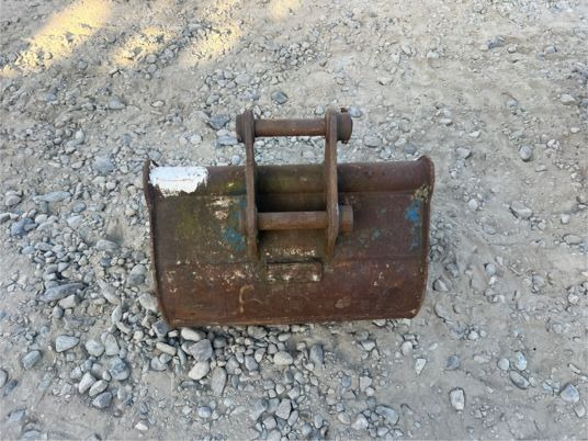 Godet de terrassement - axe 35 mm - Kotró kanál: 5 kép. Godet de terrassement - axe 35 mm - Kotró kanál: 5 kép.