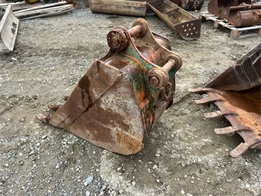 Godet de terrassement - axe 50 mm - Kotró kanál: 4 kép. Godet de terrassement - axe 50 mm - Kotró kanál: 4 kép.