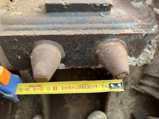 Godet de tranchée attache Volvo EC55 - Kanál: 4 kép. Godet de tranchée attache Volvo EC55 - Kanál: 4 kép.