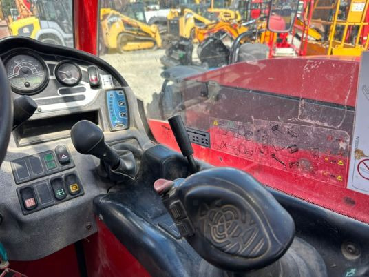Teleszkópos rakodó Manitou Mt932 à 39900 € HT: 6 kép.