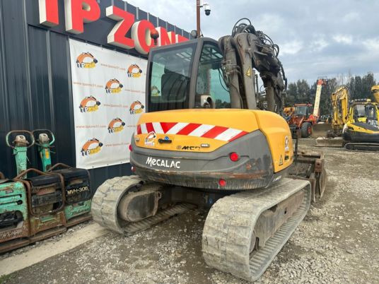 Mecalac 8MCR à 27500€ HT - Lánctalpas kotró: 3 kép. Mecalac 8MCR à 27500€ HT - Lánctalpas kotró: 3 kép.