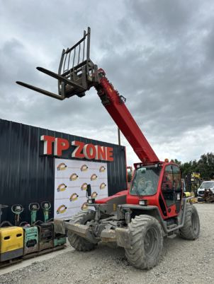 Merlo P40.17 - Caméra - Fourches - 4T - 17M - Teleszkópos rakodó: 2 kép. Merlo P40.17 - Caméra - Fourches - 4T - 17M - Teleszkópos rakodó: 2 kép.