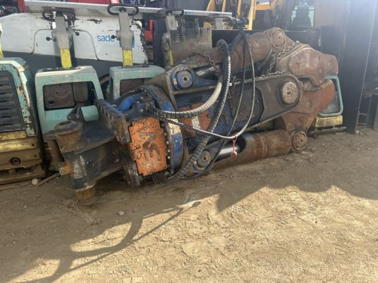 Pince de Demolition trevibenne pour pelle de 20T à 35T - Roppantó olló: 1 kép. Pince de Demolition trevibenne pour pelle de 20T à 35T - Roppantó olló: 1 kép.