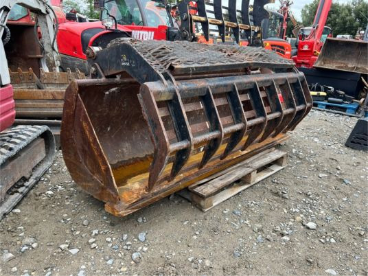 Riman GH 824 TP - Teleszkópos rakodó: 2 kép. Riman GH 824 TP - Teleszkópos rakodó: 2 kép.