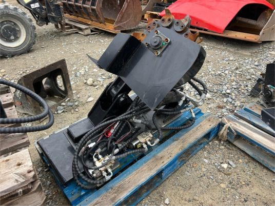 Rogneuse de souche pour mini chargeur - Erdészeti aprító: 3 kép. Rogneuse de souche pour mini chargeur - Erdészeti aprító: 3 kép.