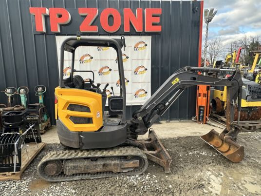 Volvo ECR25D à 22 500 € HT - Minikotró: 1 kép. Volvo ECR25D à 22 500 € HT - Minikotró: 1 kép.