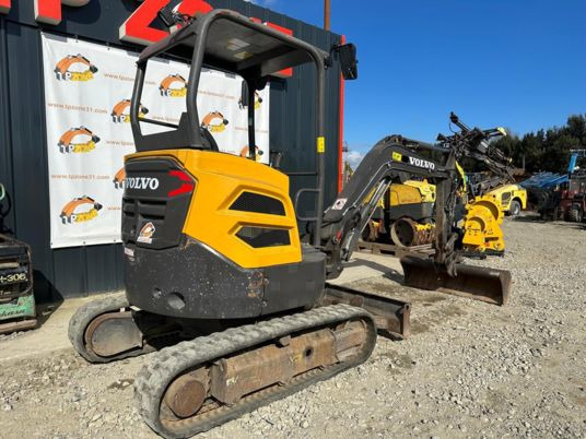 Volvo ECR25D à 23900 euros HT - Minikotró: 3 kép. Volvo ECR25D à 23900 euros HT - Minikotró: 3 kép.