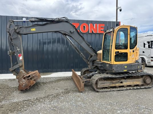 Volvo ECR88D - Lánctalpas kotró: 4 kép. Volvo ECR88D - Lánctalpas kotró: 4 kép.