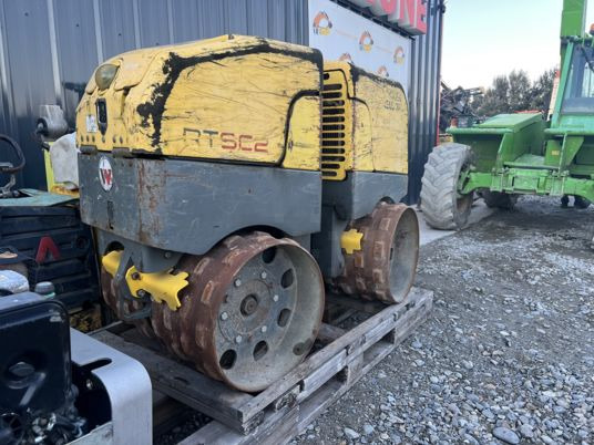 Wacker Neuson RT82-SC2 - Minihenger: 4 kép. Wacker Neuson RT82-SC2 - Minihenger: 4 kép.