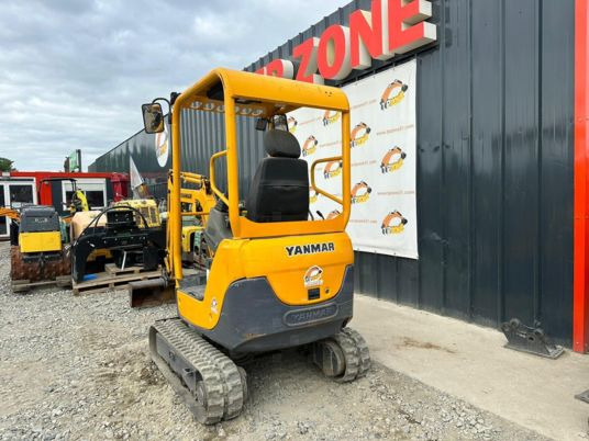 Yanmar SV18 à 14500 € HT - Minikotró: 3 kép. Yanmar SV18 à 14500 € HT - Minikotró: 3 kép.