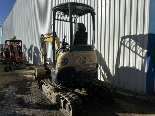 Minikotró Yanmar VIO25-4 Canopy: 6 kép.