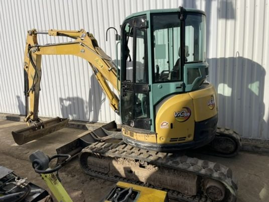 Yanmar VIO50-U Cabine - Minikotró: 2 kép. Yanmar VIO50-U Cabine - Minikotró: 2 kép.