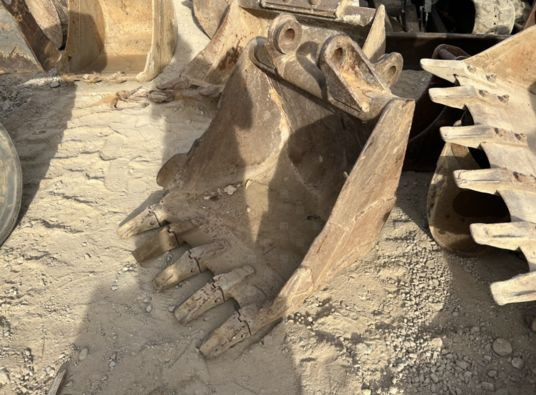 Godet de terrassement - Axe 45 mm - Kotró kanál: 2 kép. Godet de terrassement - Axe 45 mm - Kotró kanál: 2 kép.