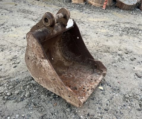 Godet de terrassement - axe 45 mm - Kotró kanál: 3 kép. Godet de terrassement - axe 45 mm - Kotró kanál: 3 kép.