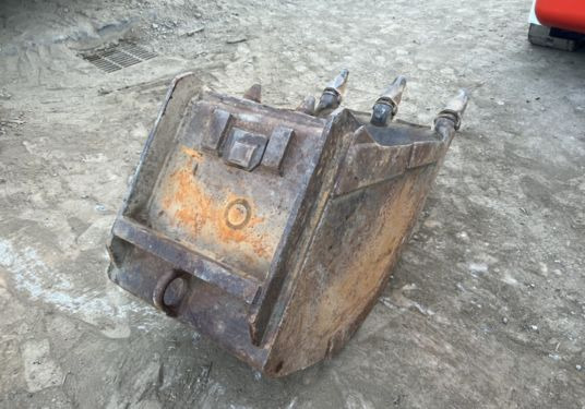 Godet de terrassement mecalac - Kanál: 4 kép. Godet de terrassement mecalac - Kanál: 4 kép.