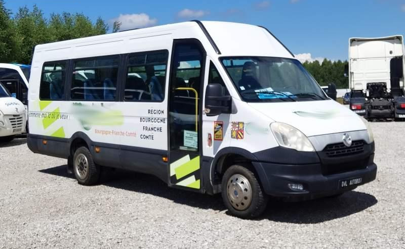 Iveco Daily 23 miejsca, KLIMA, WEBASTO - Helyközi busz: 1 kép. Iveco Daily 23 miejsca, KLIMA, WEBASTO - Helyközi busz: 1 kép.