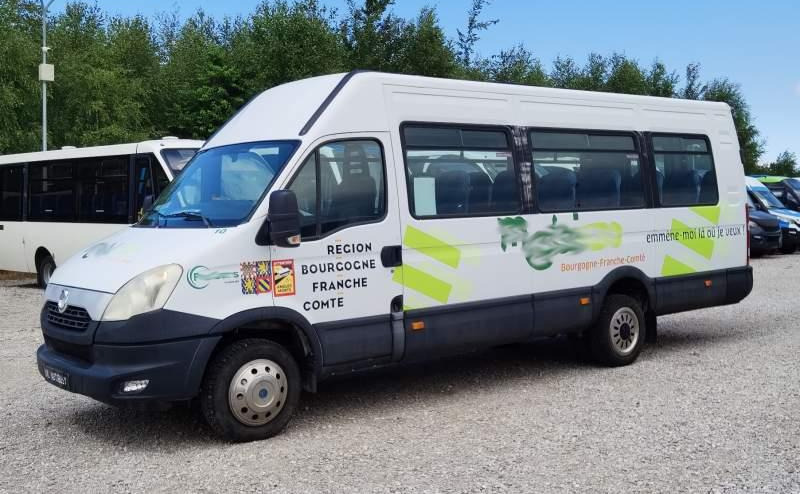 Iveco Daily 23 miejsca, KLIMA, WEBASTO - Helyközi busz: 3 kép. Iveco Daily 23 miejsca, KLIMA, WEBASTO - Helyközi busz: 3 kép.
