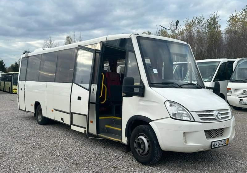 Iveco Daily Kutsenits 2011 Rossero, Prodig - Minibusz, Kisbusz: 1 kép. Iveco Daily Kutsenits 2011 Rossero, Prodig - Minibusz, Kisbusz: 1 kép.