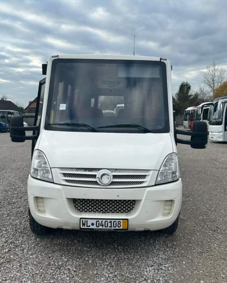 Iveco Daily Kutsenits 2011 Rossero, Prodig - Minibusz, Kisbusz: 3 kép. Iveco Daily Kutsenits 2011 Rossero, Prodig - Minibusz, Kisbusz: 3 kép.