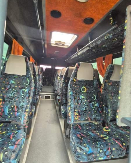 Mercedes-Benz Sprinter 411CDI 20+8 - Helyközi busz: 2 kép. Mercedes-Benz Sprinter 411CDI 20+8 - Helyközi busz: 2 kép.