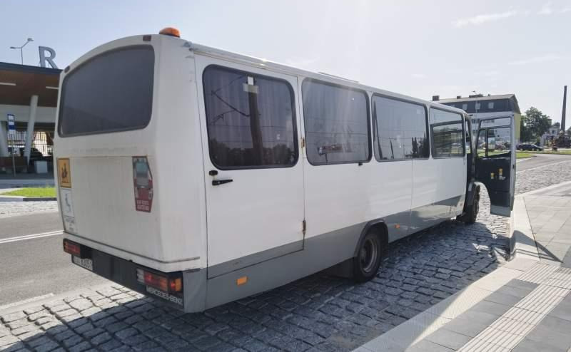 Mercedes-Benz Vario 814D 38+12 - Helyközi busz: 3 kép. Mercedes-Benz Vario 814D 38+12 - Helyközi busz: 3 kép.