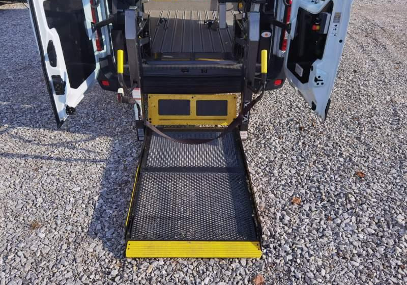 Minibusz, Kisbusz Renault Master przewóz osób niepełnosprawnych 2  SZTUKI: 15 kép.
