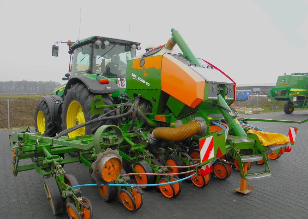 Amazone EDX 6000-2C Xpress 8 rzedowy, Nie Malowany, Stan Bardzo Dobry - Szemenkénti vetőgép: 2 kép. Amazone EDX 6000-2C Xpress 8 rzedowy, Nie Malowany, Stan Bardzo Dobry - Szemenkénti vetőgép: 2 kép.