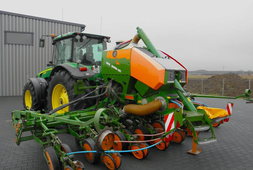 Amazone EDX 6000-2C Xpress 8 rzedowy, Nie Malowany, Stan Bardzo Dobry - Szemenkénti vetőgép: 5 kép. Amazone EDX 6000-2C Xpress 8 rzedowy, Nie Malowany, Stan Bardzo Dobry - Szemenkénti vetőgép: 5 kép.