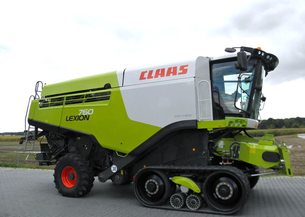 Claas Lexion 760 Terra Trac 2015 Rok, 1900 motgodzin, Heder V 930 2019 Rok, Najbogatsza Wersja, Nie Malowany, Stan Idealny - Kombájn: 3 kép. Claas Lexion 760 Terra Trac 2015 Rok, 1900 motgodzin, Heder V 930 2019 Rok, Najbogatsza Wersja, Nie Malowany, Stan Idealny - Kombájn: 3 kép.