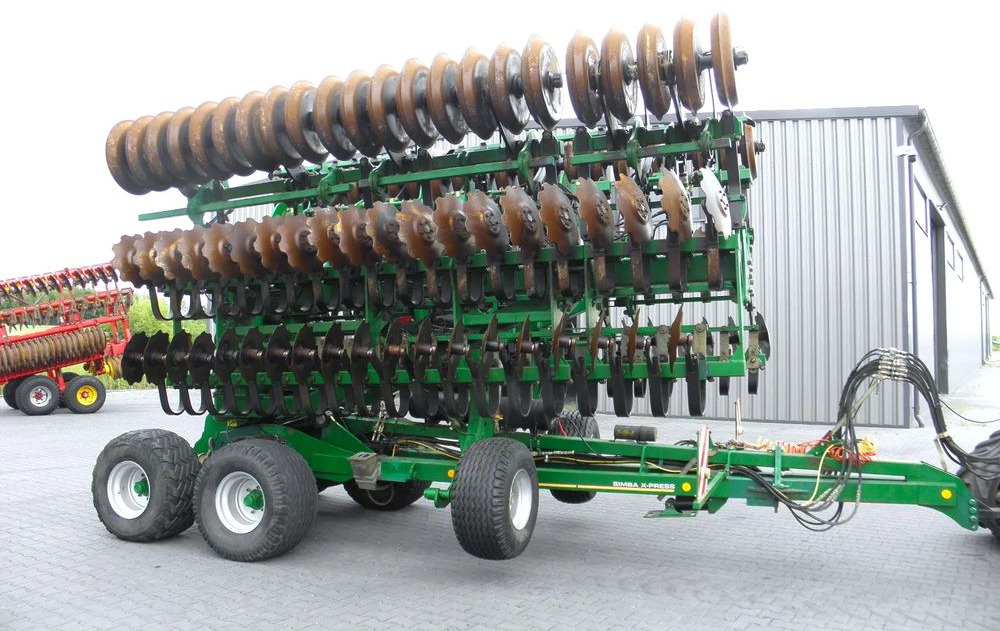 Great Plains Simba X-Prees 10 Stan Bardzo Dobry, 2014 Rok, Nie Malowana - Talajművelő gep: 3 kép. Great Plains Simba X-Prees 10 Stan Bardzo Dobry, 2014 Rok, Nie Malowana - Talajművelő gep: 3 kép.