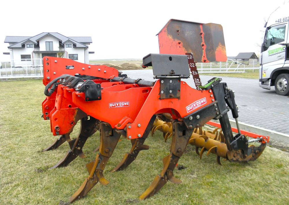 Inny Quivogne 3 metry Głębosz 2014 Rok , Stan Idealny - Talajművelő gep: 1 kép. Inny Quivogne 3 metry Głębosz 2014 Rok , Stan Idealny - Talajművelő gep: 1 kép.