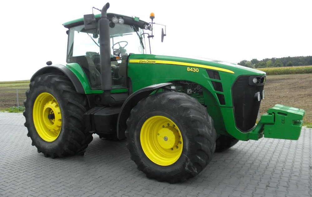 John Deere 8430 2008 Rok, Nie Malowany, Stan Bardzo Dobry - Traktor: 4 kép. John Deere 8430 2008 Rok, Nie Malowany, Stan Bardzo Dobry - Traktor: 4 kép.