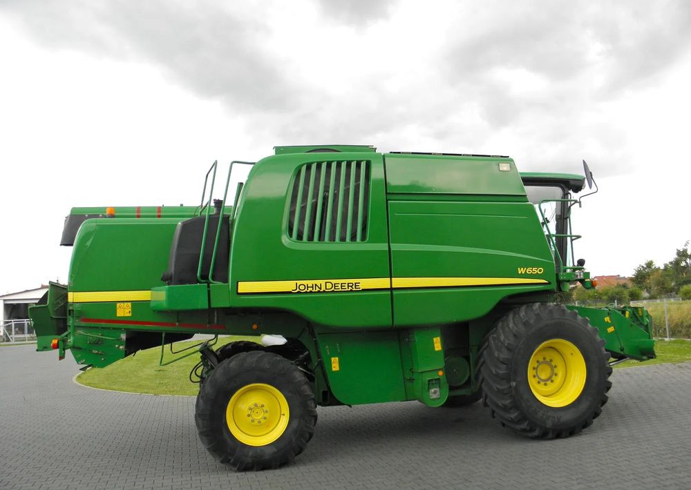 John Deere W650 2008 Rok, heder 6,7m, Nie Malowany, Stan Bardzo Dobry - Kombájn: 5 kép. John Deere W650 2008 Rok, heder 6,7m, Nie Malowany, Stan Bardzo Dobry - Kombájn: 5 kép.